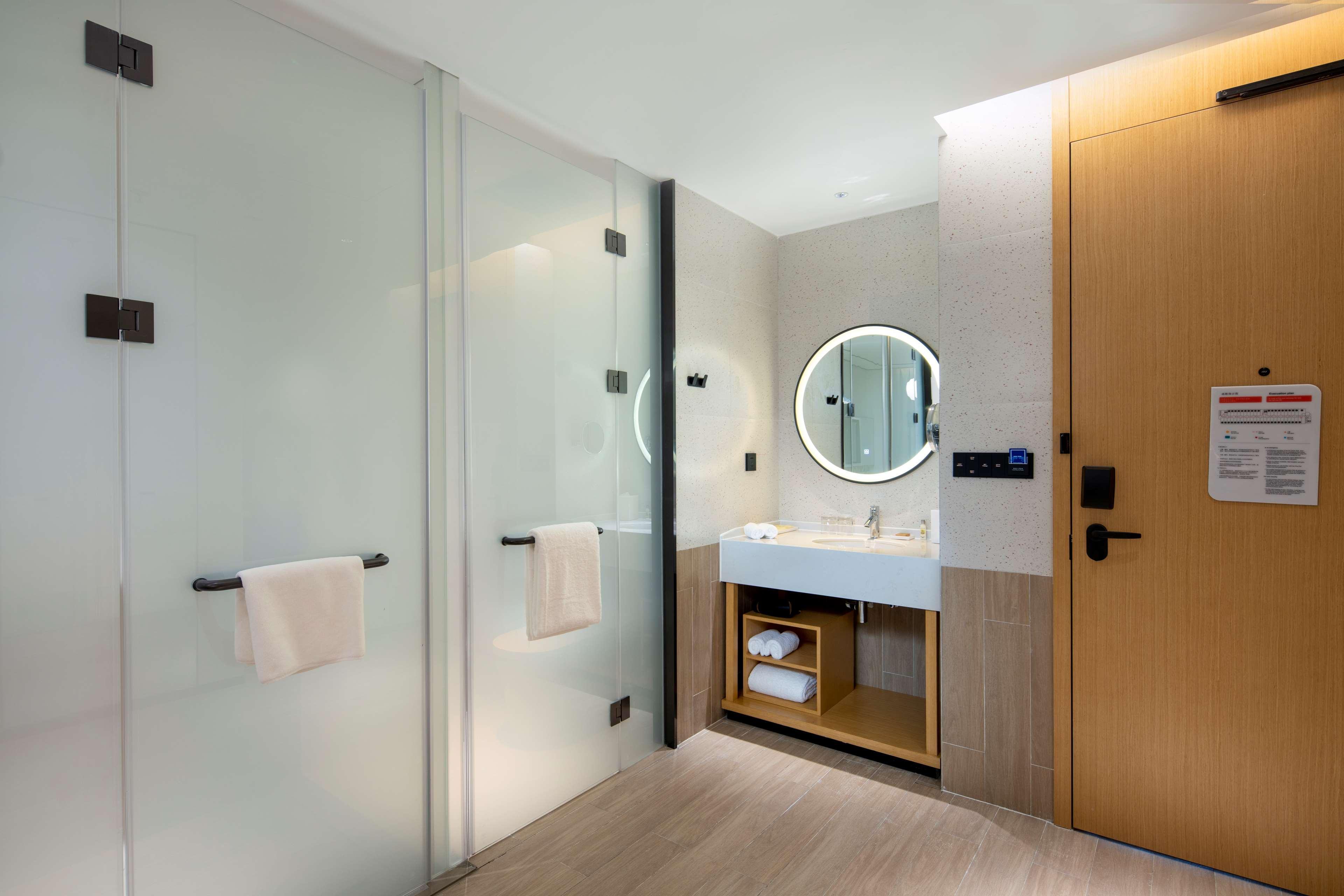 Hilton Garden Inn Shenzhen Nanshan Avenue Exterior foto